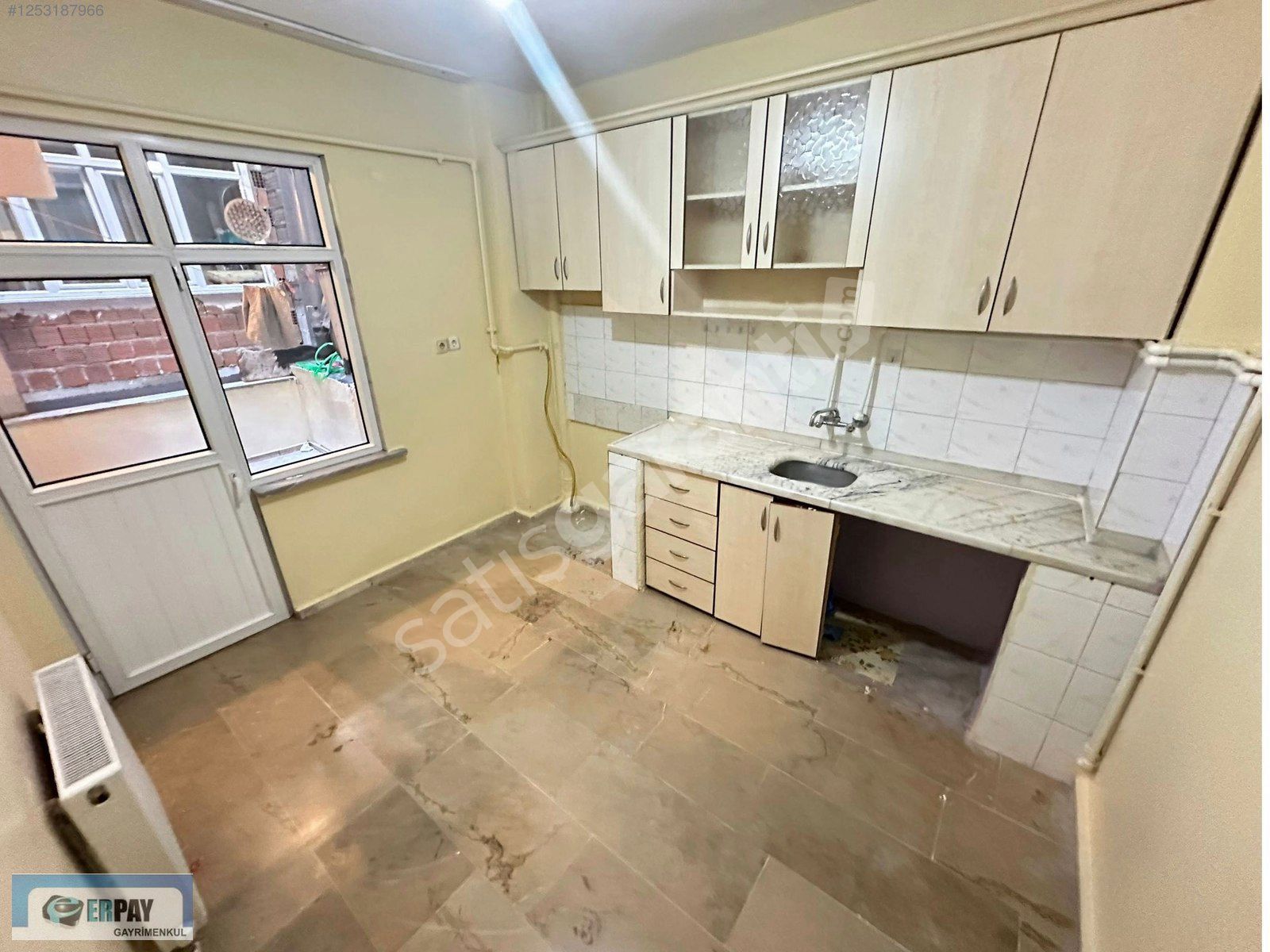 ERPAY INSAATTAN 50.YIL MH. 2+1 90M2 ARAKAT DAİRE