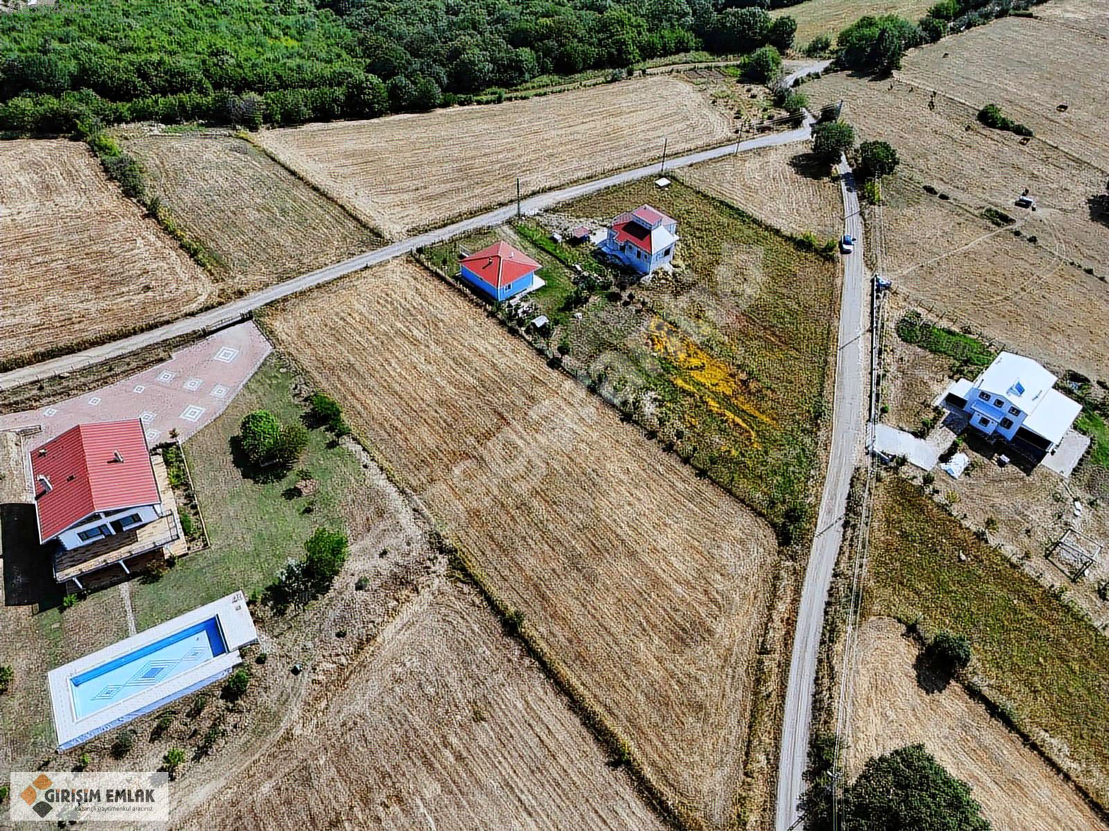 UFUK ÇİZGİSİ MANZARALI İKİ YOLA CEPHE 1045 M TARLA