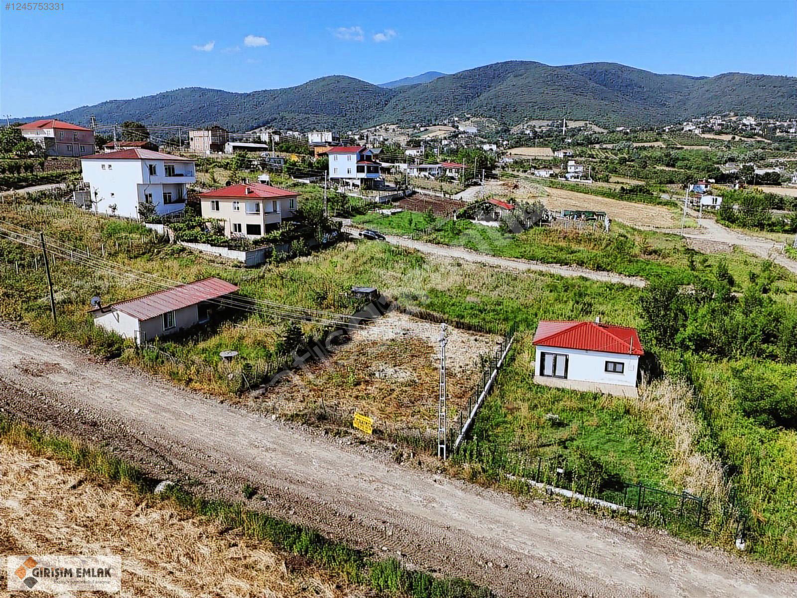 4 KATA İMARLI YOLU AÇIK ÇEVRİLİ ÇATALÇAMDA SATILIK ARSA