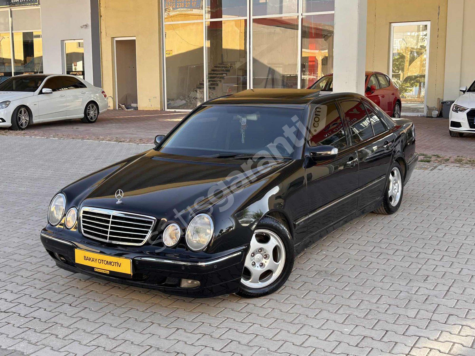 BAKAY'DAN 2001/E2 PAKET/251.000KM/DOLULAR DOLUSU E200 KOMP.