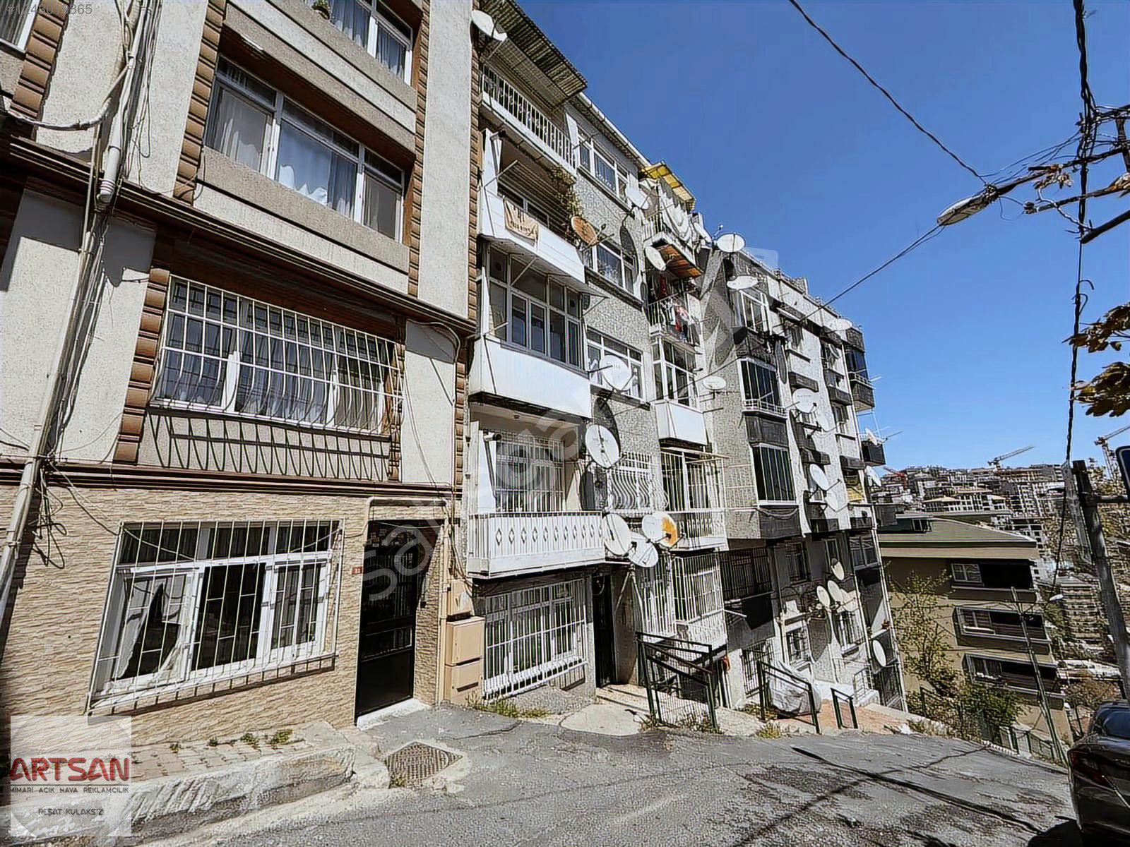 Eyüpsultan Rami de 2+1 ara kat 75 m2 daire