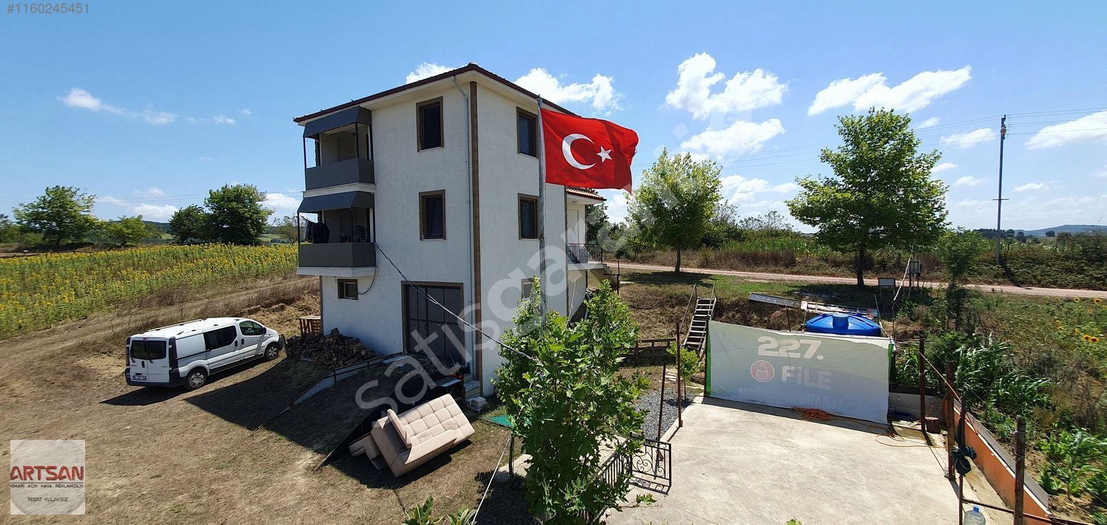 KANDIRADA MUSTAKİL EV 3 DÖNÜM ARAZİ ÜZERİNE 3 KATLI DUBLEX YAPI