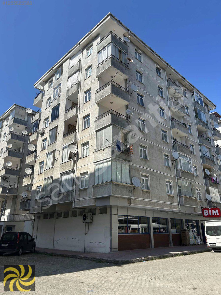 SKANİ İNVEST ARHAVİ'DE 3+1 KALORİFERLİ ASANSÖRLÜ SATILIK DAİRE