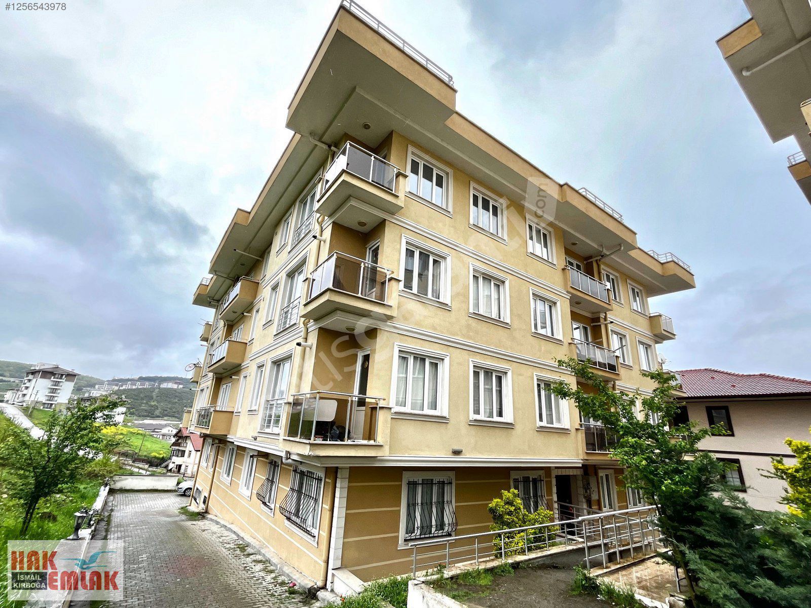 Hak Emlak'tan Üniversite Bölgesinde Kiralık 1+1 Eşyalı Daire