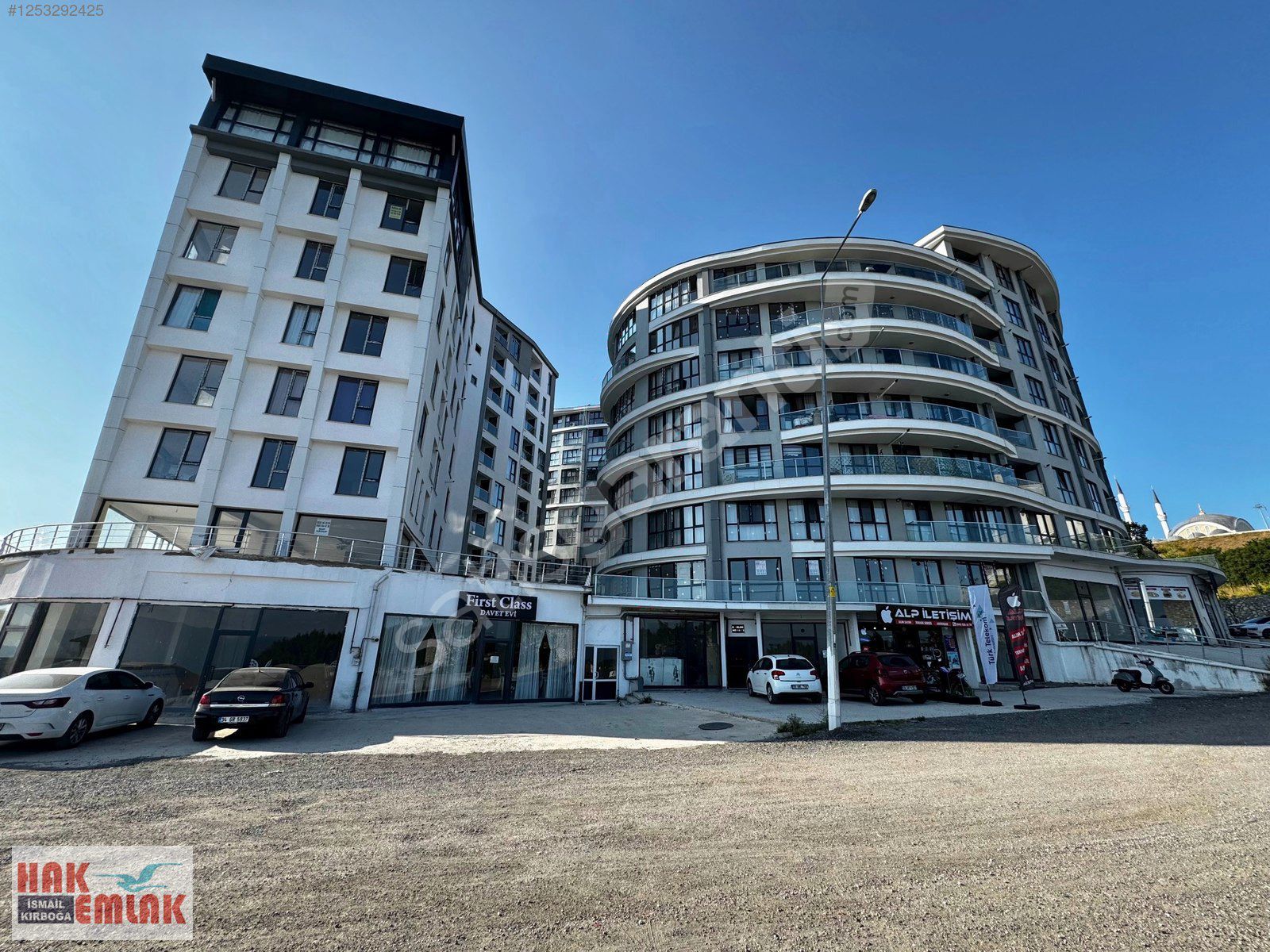 Hak Emlak'tan Üniversite Bölgesinde Kiralık Eşyalı 1+1 Daire