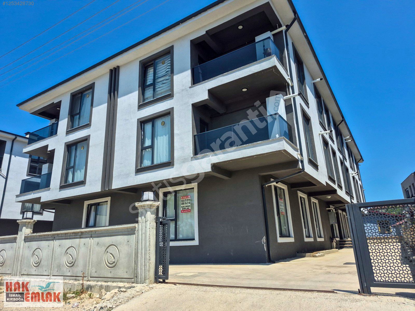 Hak Emlaktan Aziziye Mh Pazar Yeri Yanı Kiralık 1+1 Eşyalı Daire