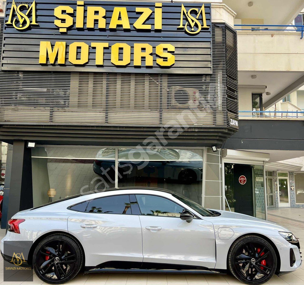 ŞİRAZİ MOTORS 2022 BAYİ E-TRON GT HATASIZ HEADUP AİRMATİK 360