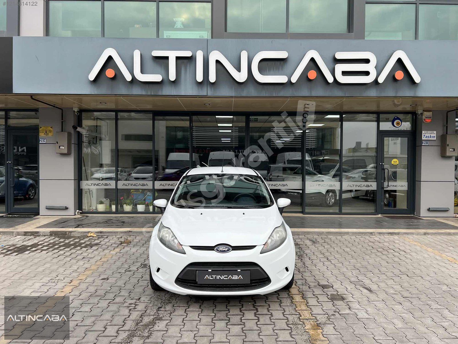 ALTINCABA'DAN 2012 FORD FİESTA 1.4 BENZİN OTOMATİK 110.000KM