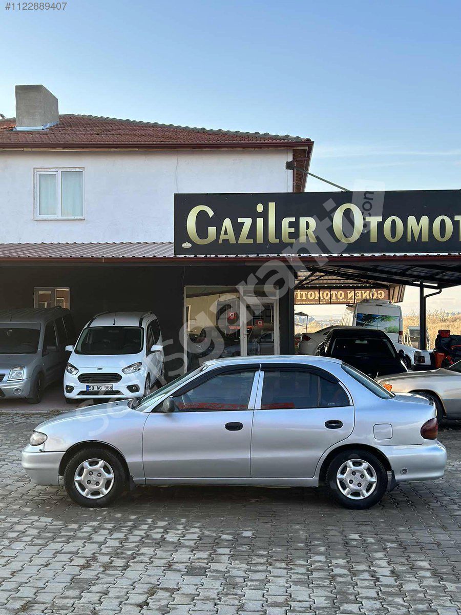 1.5 GLS HYUNDAİ TÜM BAKIMLARI YAPILMIŞ TEMİZ ARAÇ