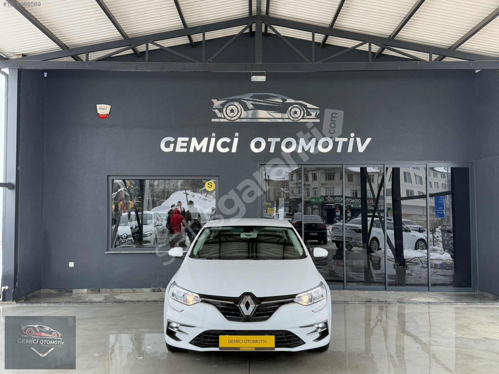 GEMİCİ'DEN 2024 MODEL MEGANE 1.3 TCE TOUCH 52.000 KMDE BOYASIZ