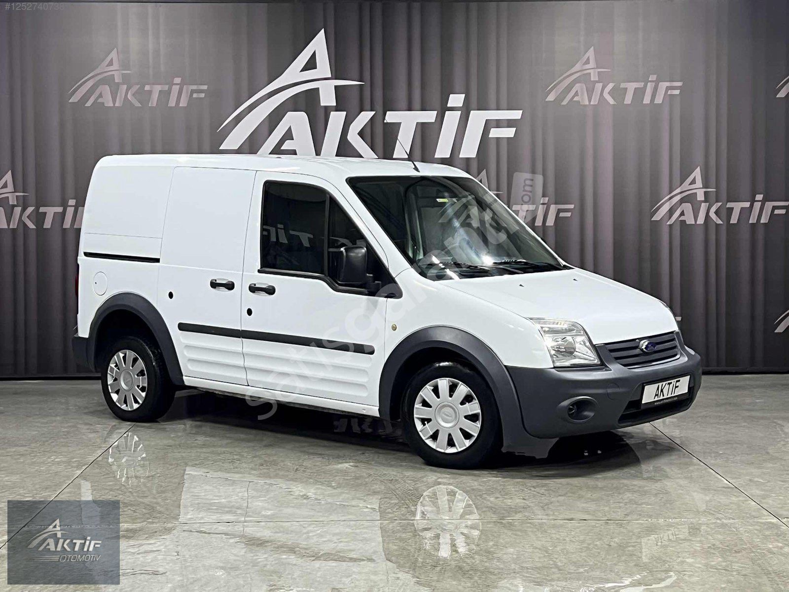 AKTİF den 2013 CONNECT T220 S 75HP KLİMA'LI PANELVAN BAKIMLI. .