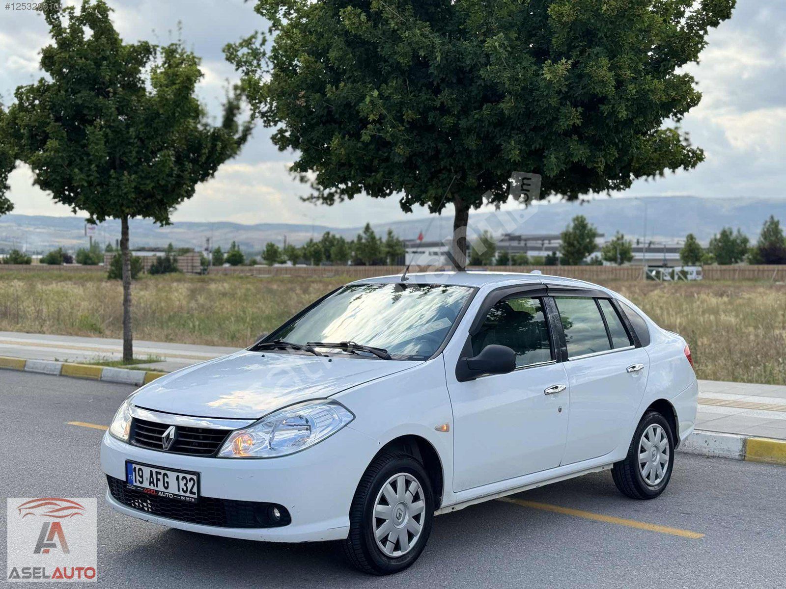 2010 HATASIZ EMSALSİZ SYMBOL 3 PARÇA BOYALI KLİMALI MASRAFSIZ