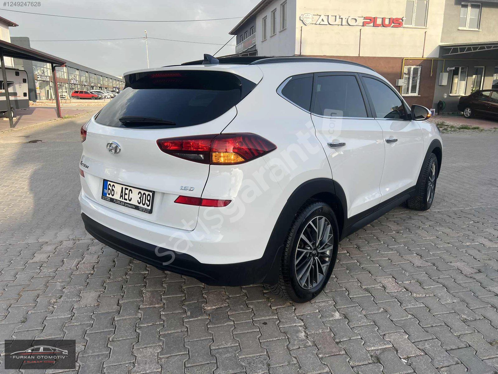 FURKAN OTOMOTIV'DEN HATASIZ BOYASIZ TRAMERSİZ HYUNDAİ TUCSON