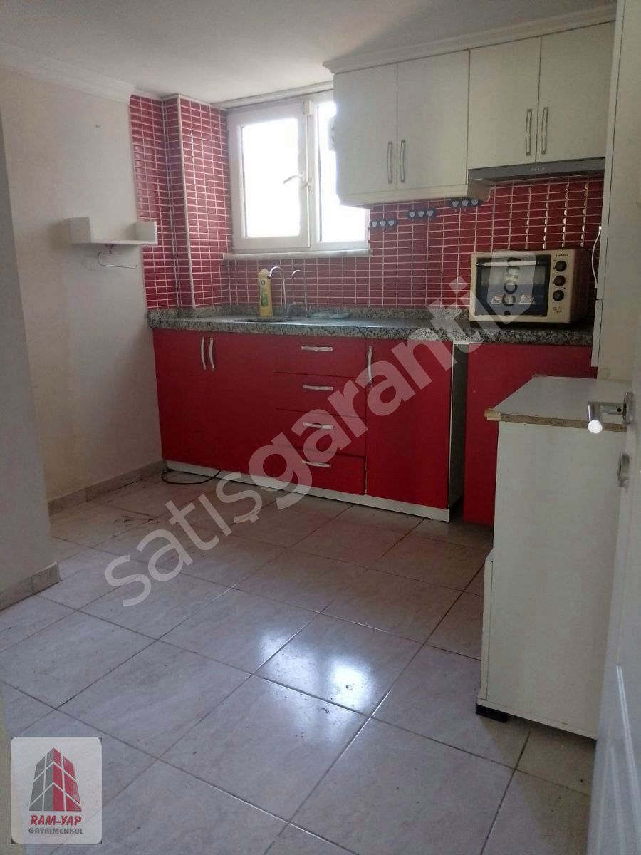 RAMİ YENİMAHALLEDE MERKEZİ KONUM ARAKAT KİRALIK DAİRE
