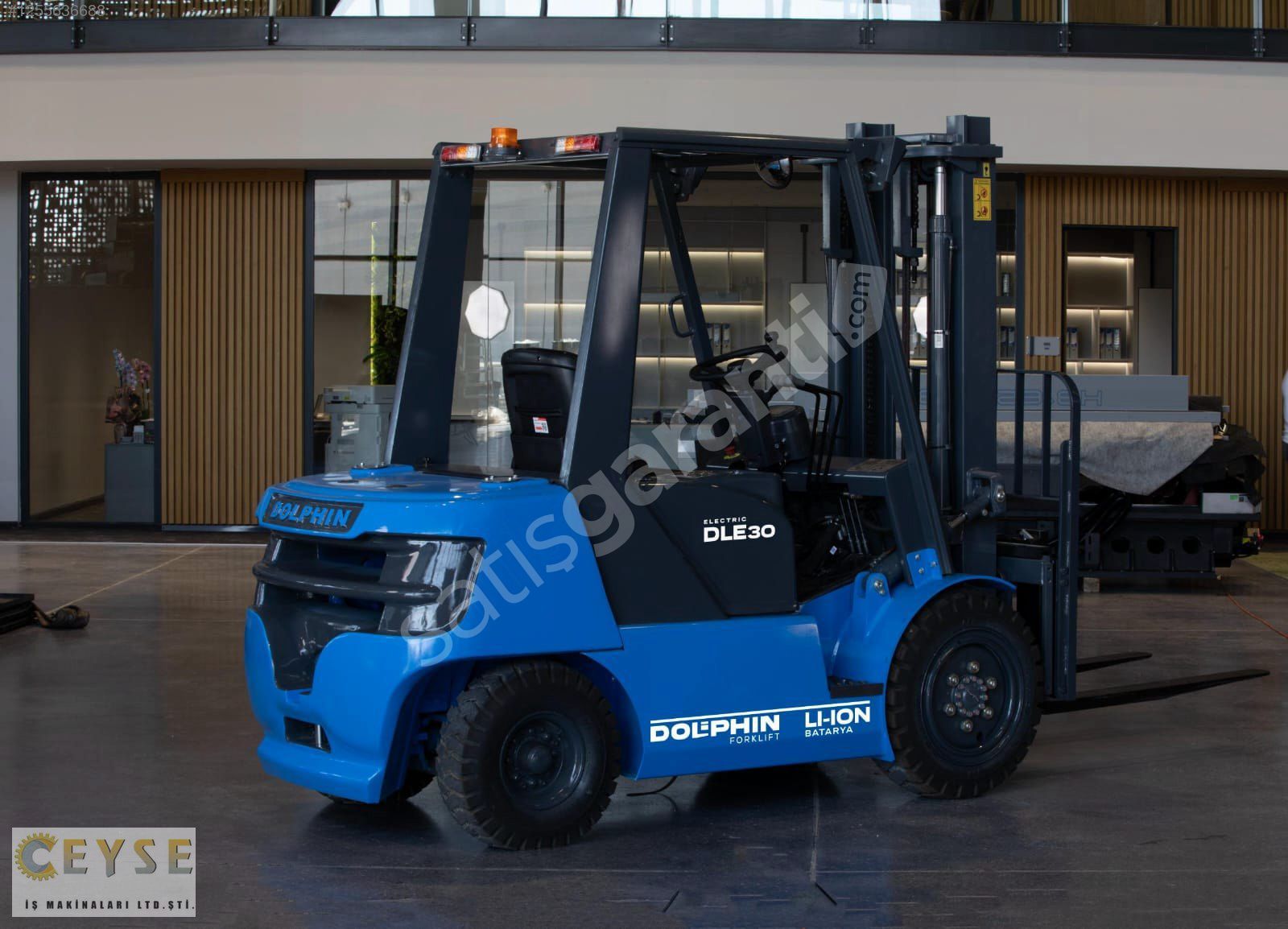 DOLPHIN YERLİ ÜRETİM LİTYUM BATARYALI 3 TON 4,70 FORKLİFT