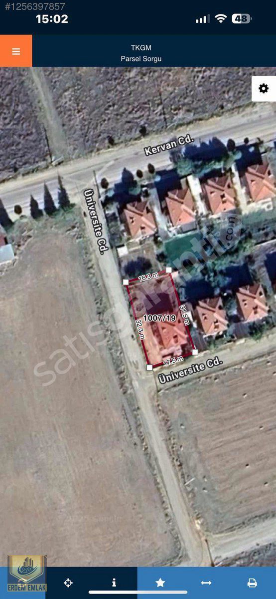 Erdem emlak tan satılık havuzlu villa