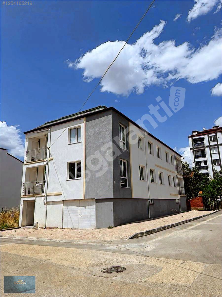 SATILIK 2+1 MASAL DİYARI YÜRÜME MESAFESİNDE...