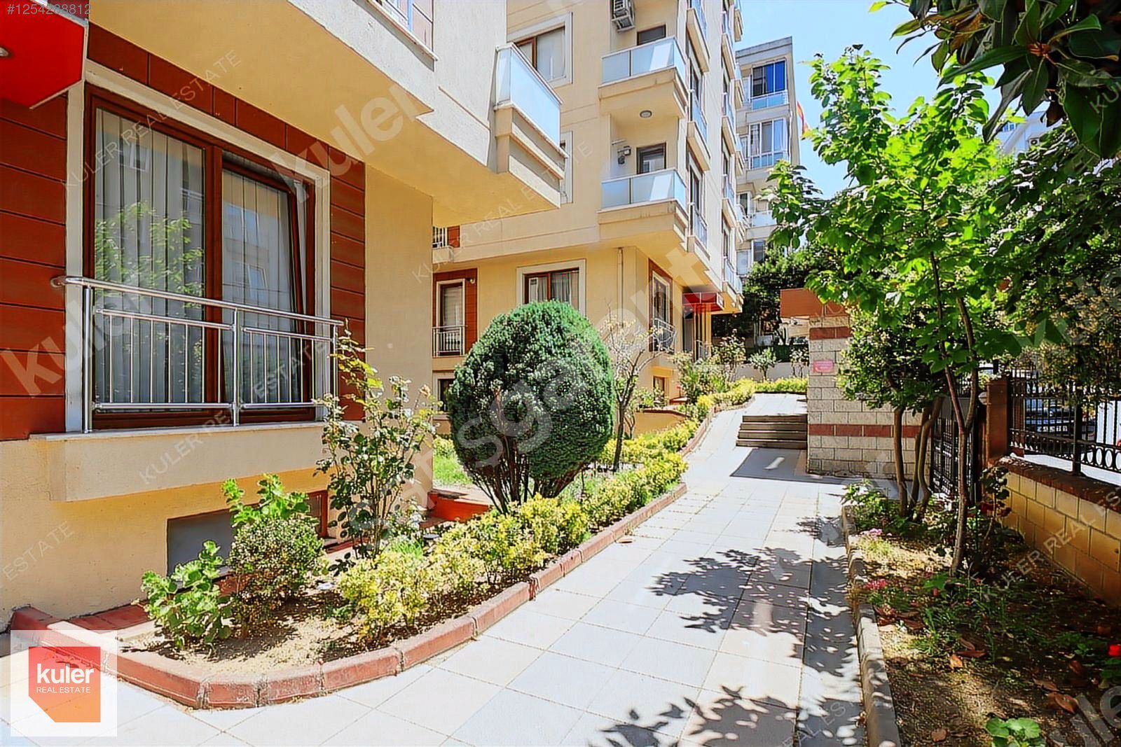 ÜMRANİYE ŞERİFALİ BUTİK SİTE İÇERİSİNDE 3+1 SATILIK DAİRE