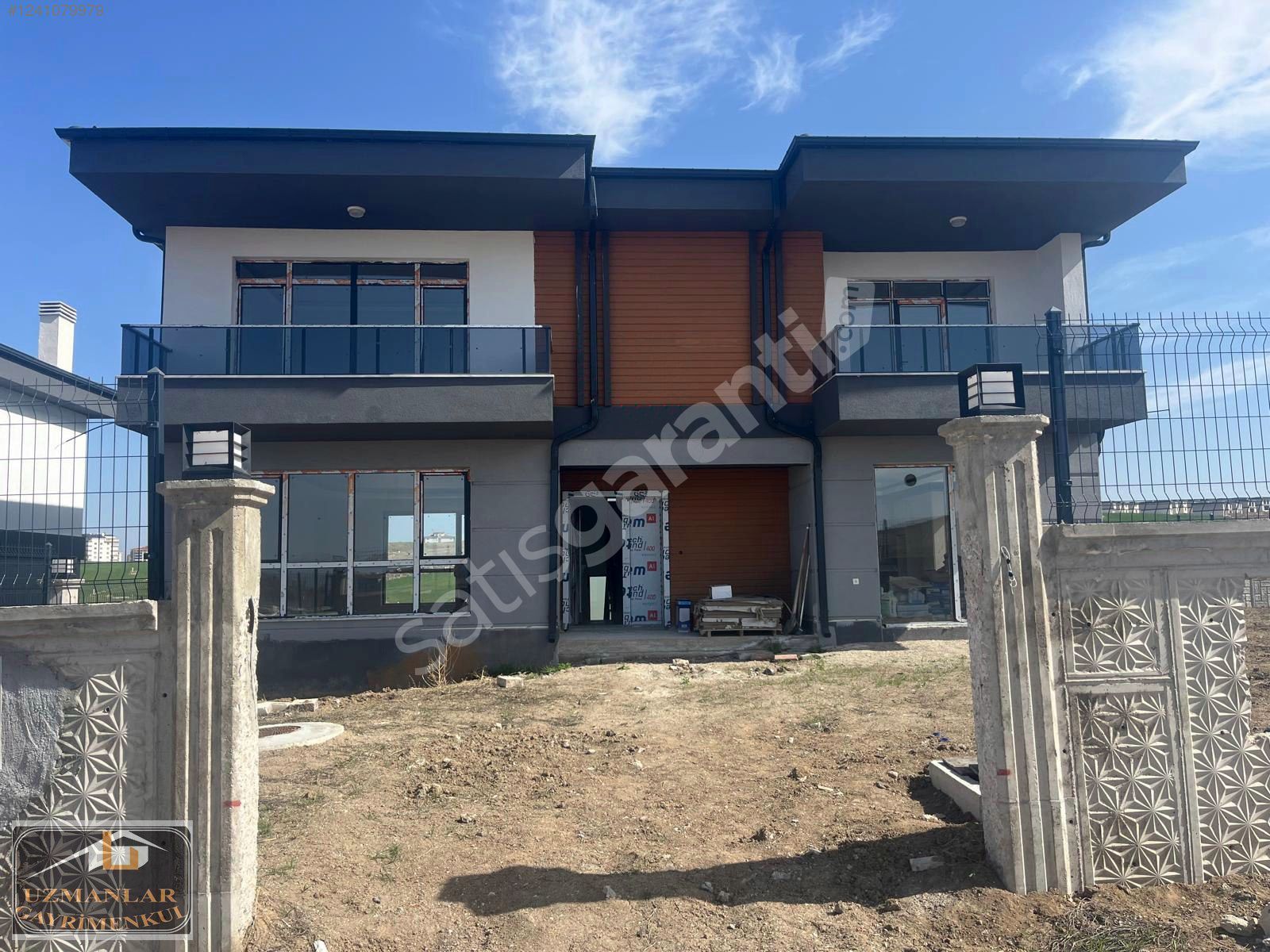OĞUZLAR MAHALLESİNDE SATILIK 5+1 LÜKS YAPILI VİLLA