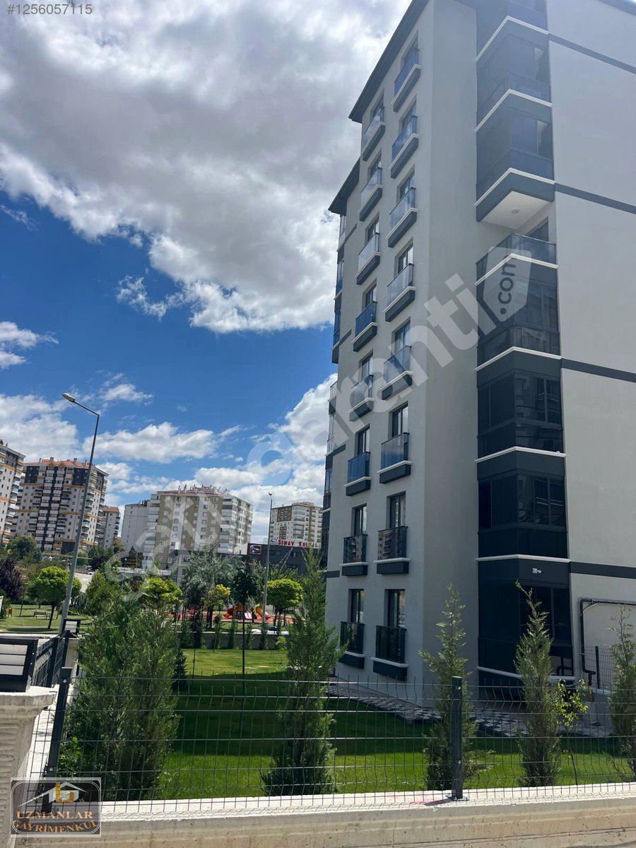 AHİ MESUT MAHALLESİNDE SIFIR GENİŞ KULLANIŞLI 4+1 DAİRE