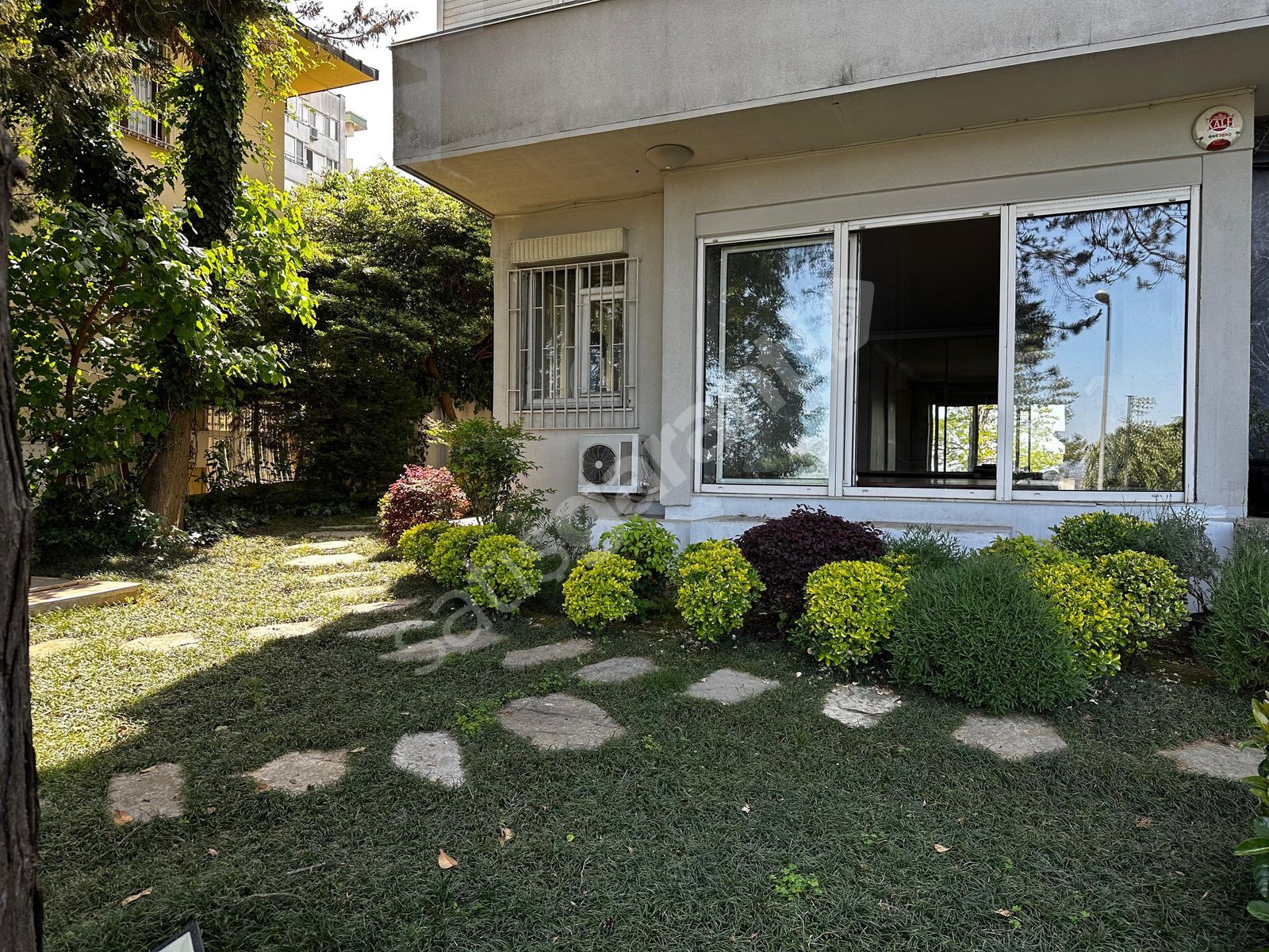 ULUS SOLDA BAHÇE KULLANIMLI 3.5+1 OTOPARKLI SATILIK DAİRE