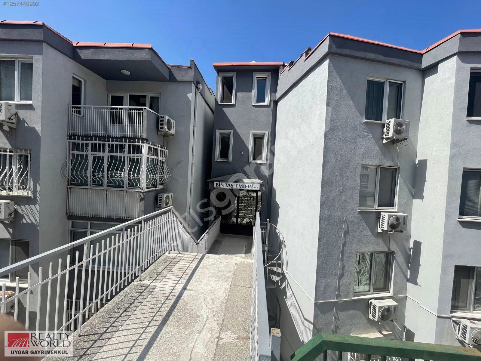RW UYGAR'DAN ÇEKİRGE SELVİLİ CAD. 4+1 SATILIK DAİRE