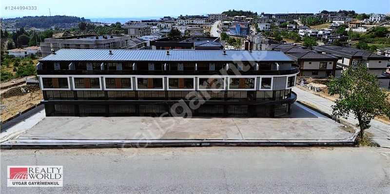 RW UYGAR MEHMET ENGİNDEN GÜMÜŞTEPEDE KİRALIK DÜKKANLAR 143 M2