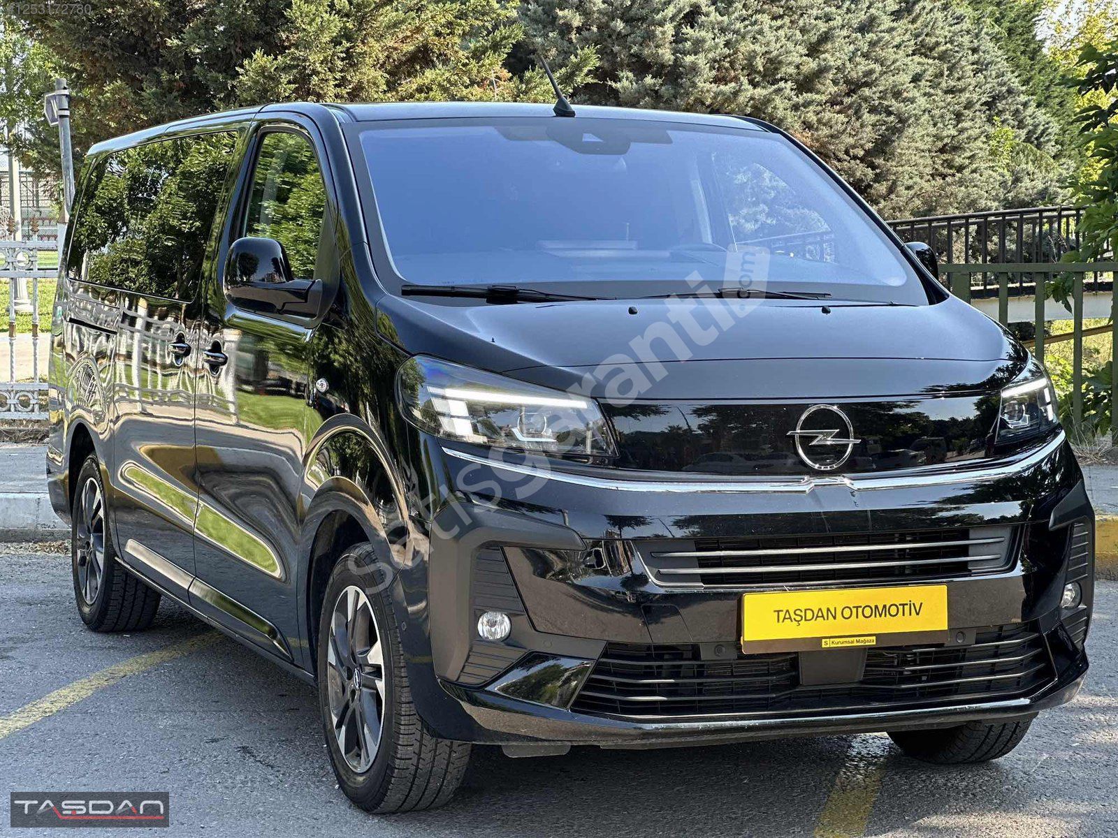 TAŞDAN OTOMOTİV'DEN OPEL ZAFİRA ULTİMATE XL CAM TAVANLI OTOMOBİL