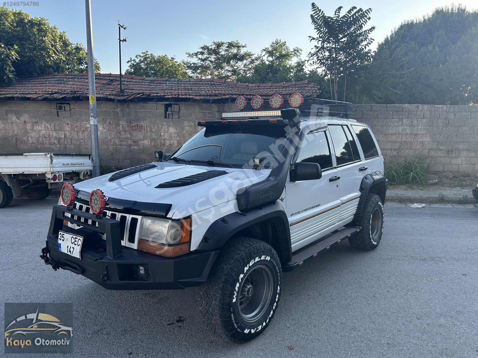 Off Road Donanımlı 5.2 Grand Cherokee Orjinal 190 bin km'de