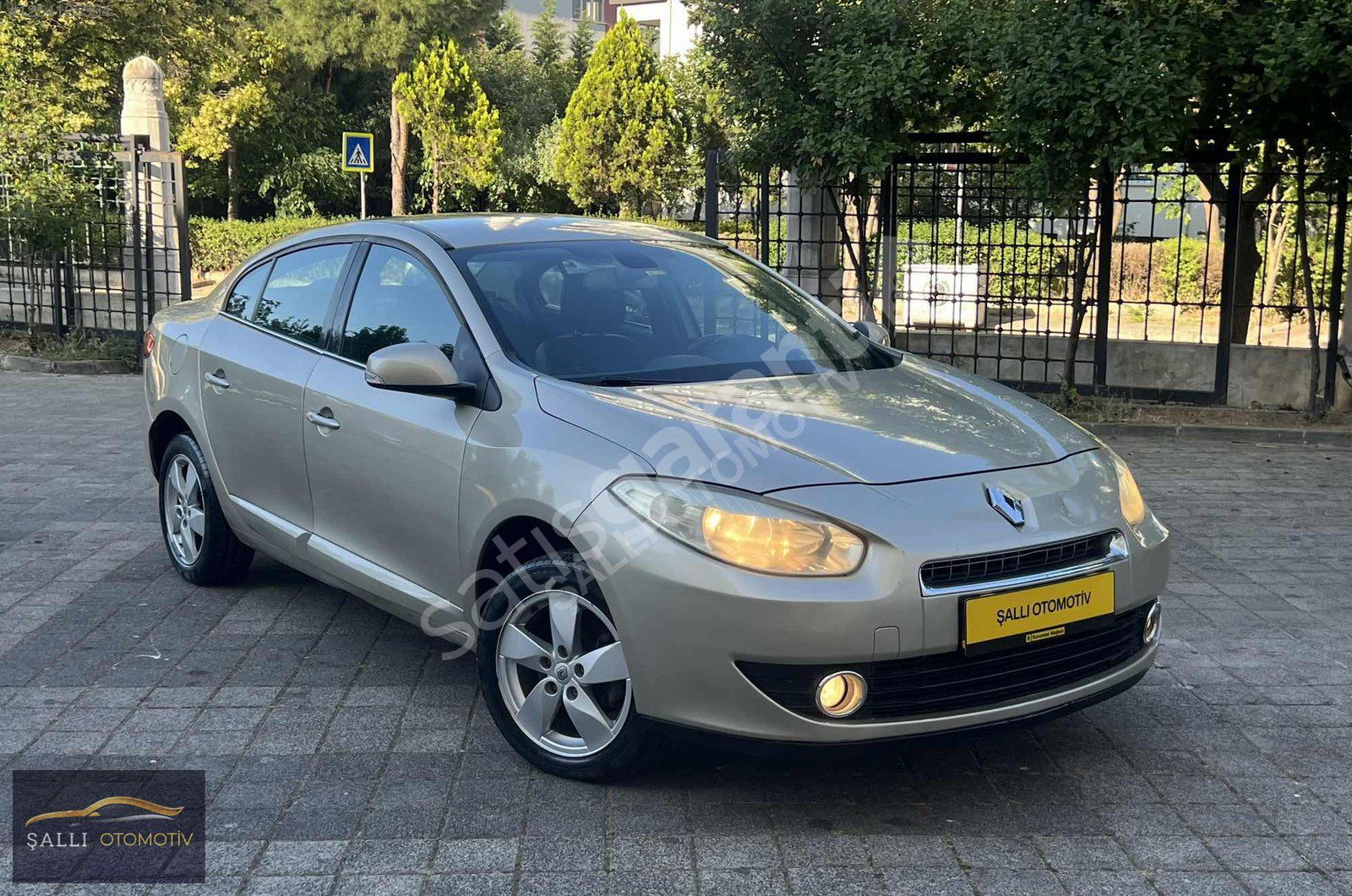 ŞALLI OTOMOTİV//2011 FLUENCE 1.6 DYNAMIQUE//OTOMATİK//12 TAKSİT