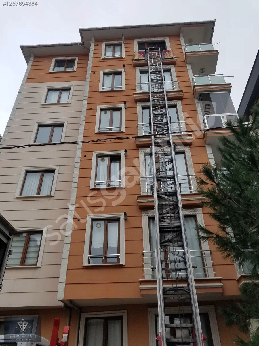 Kartal Cevizli de 2+1 Merkezi Konum Arakat Kiralık Daire