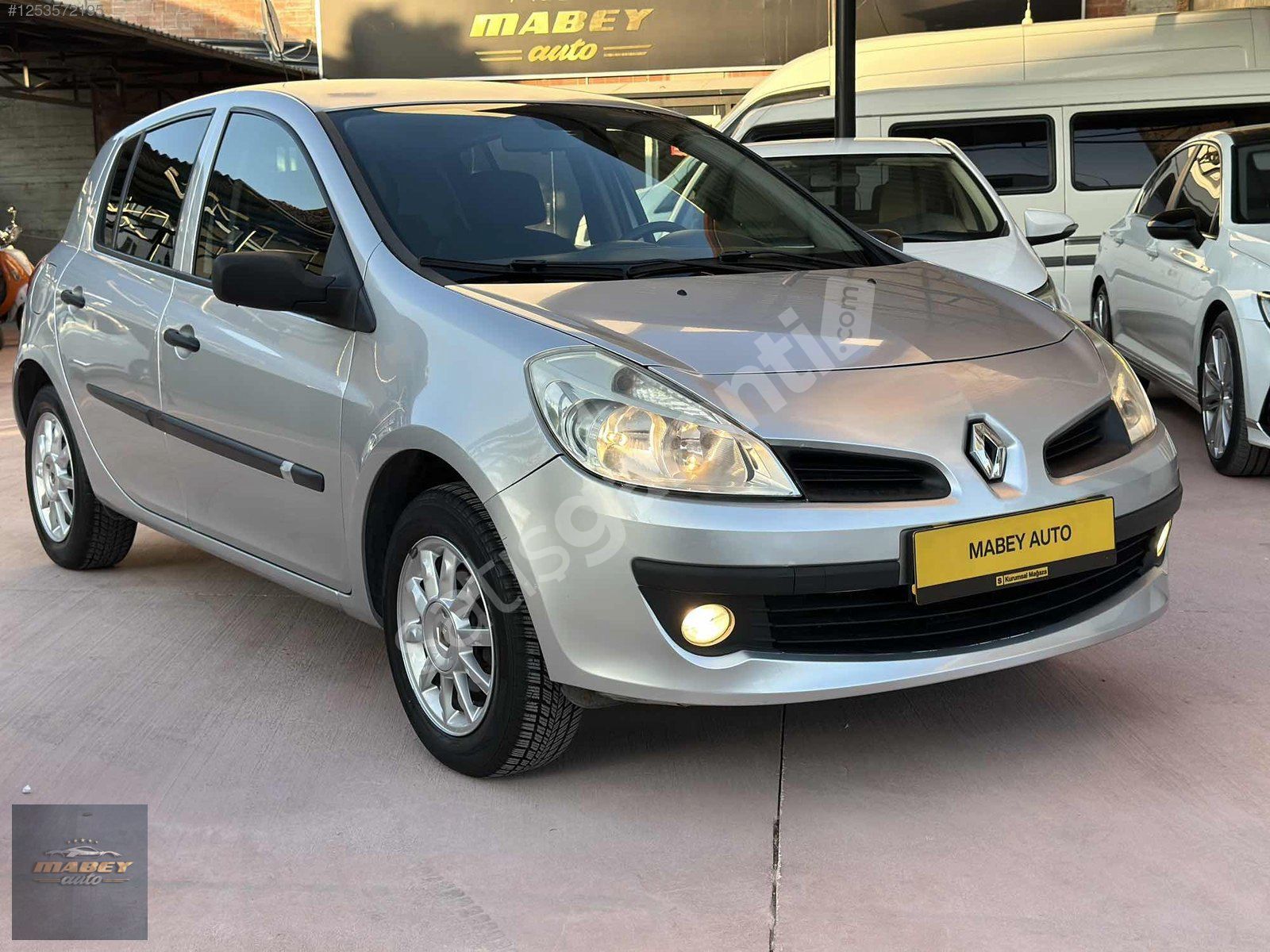 MABEY AUTO DAN HATASIZ BOYASIZ MASRAFSZ 55000 KM CLİO OTOMATİK