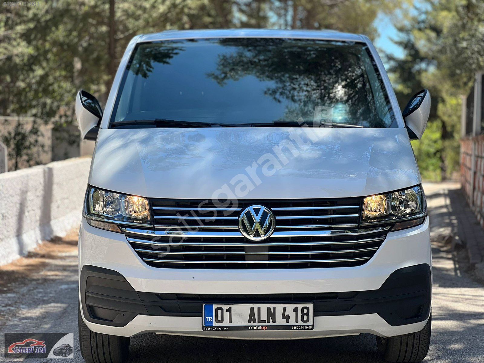 BOYASIZ VOLKSWAGEN TRANSPORTER 2.0 TDI CAMLI VAN DSG 4+1 ORJİNAL