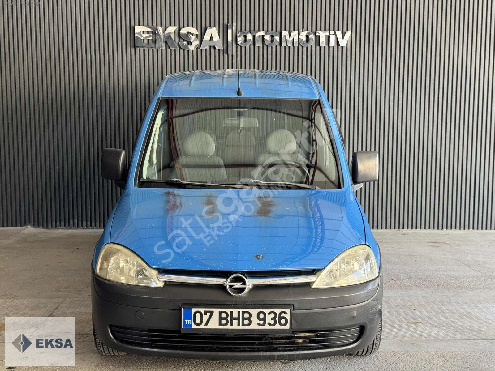 EKSA'dan 2003 Model 1.7 Combo Otomobil Ruhsatlı Tek Parça Boyalı
