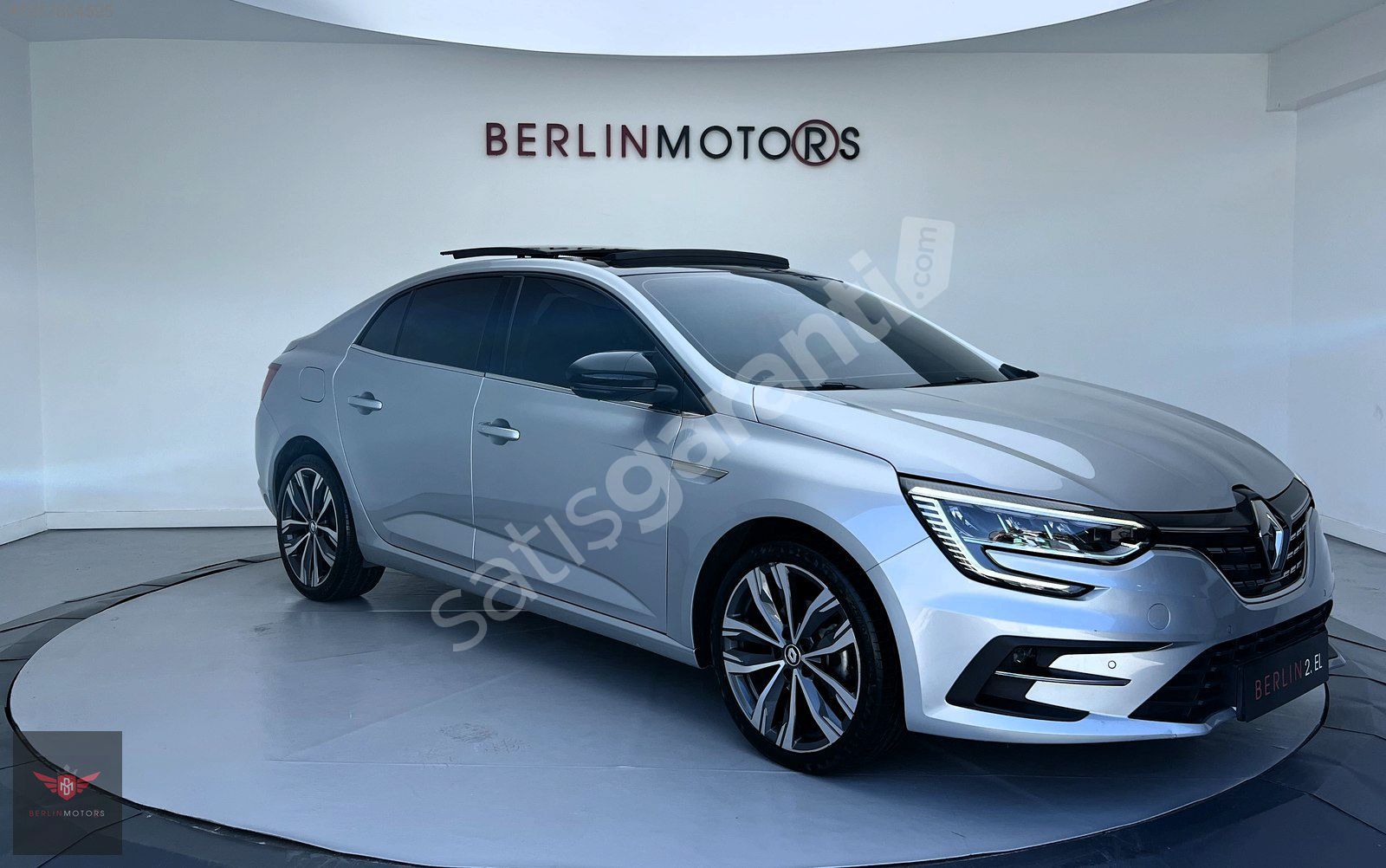 "Berlin Motors" HATASIZ 2023 RENAULT MEGANE ICON+CMTAVAN+18'JANT