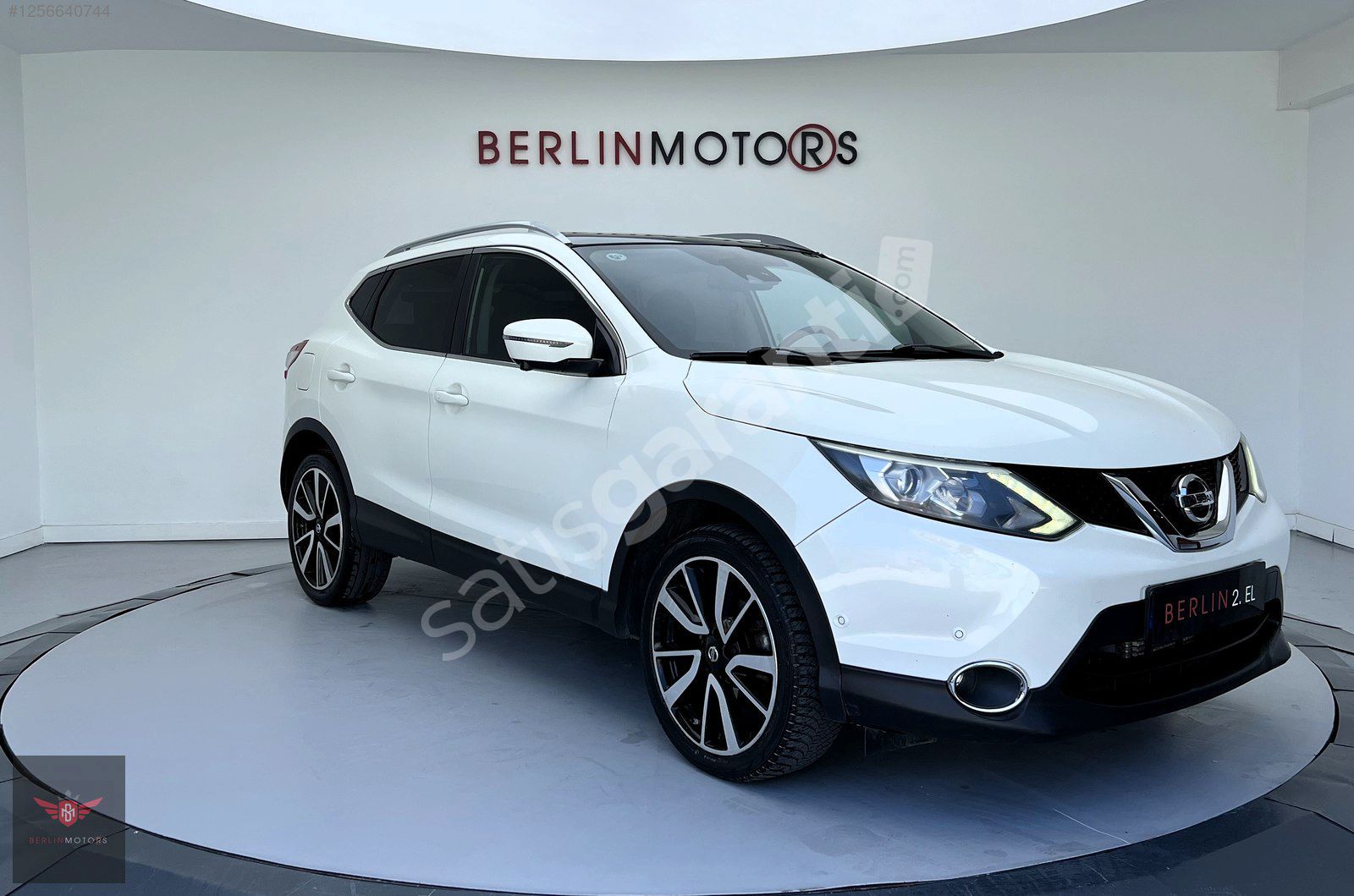 "Berlin Motors" HATASIZ 2015 NİSSAN QASHQAİ B.EDİTİON+1.6DCI