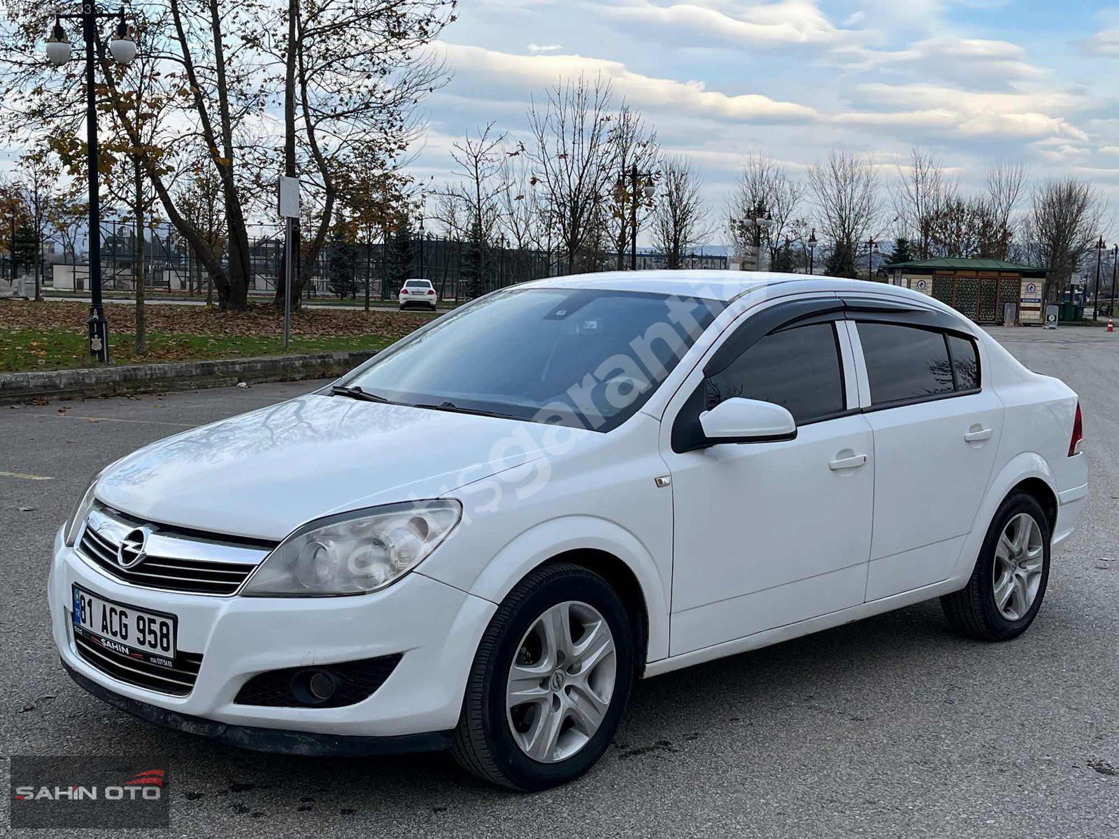 ŞAHİN OTO'DAN 2010 ASTRA SEDAN 1.3 CDTİ ENJOY MANUEL