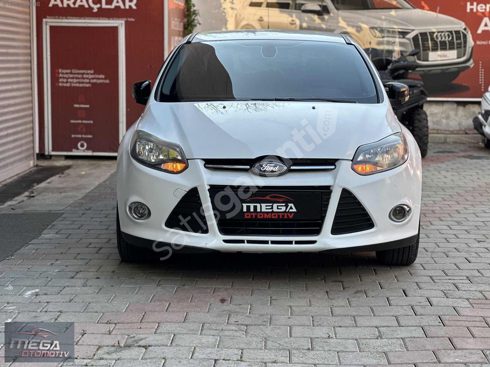 MEGA OTOMOTİV'DEN DÜZGÜN DÜŞÜKKM OTOMATİK FORD FOCUS TESLA EKRAN