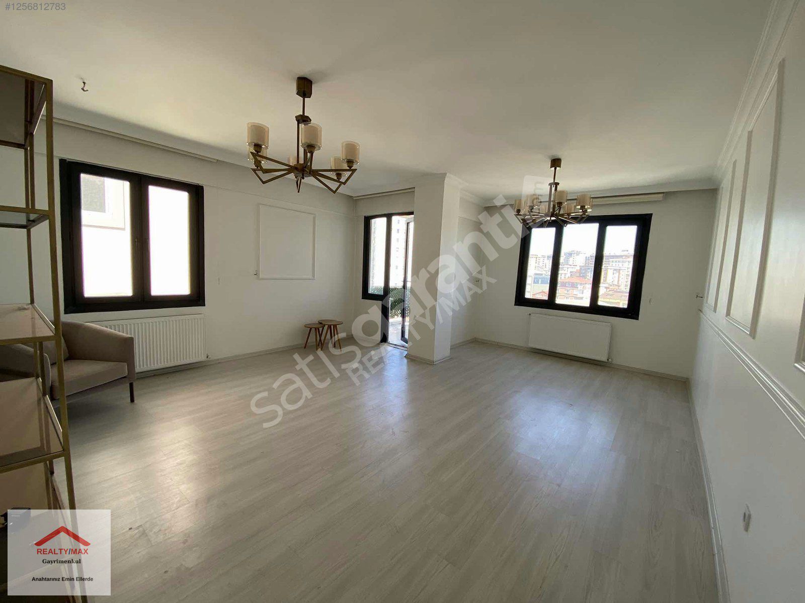 PENDİK ÇINARDEREDE DENİZ MANZARALI CADDE ÜZERİNDE GENİŞ DAİRE