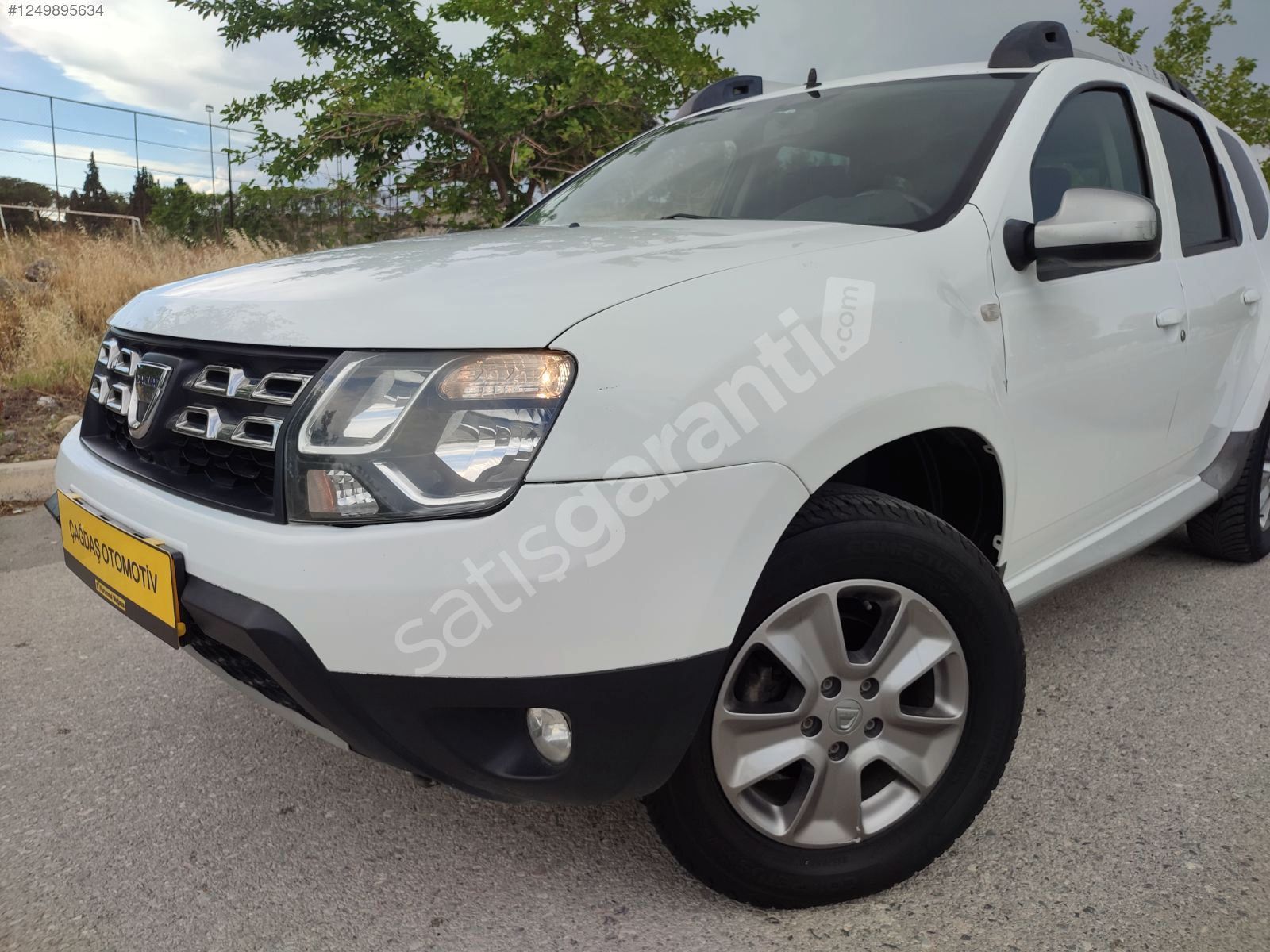 2015 DUSTER LAURETA LOOK
