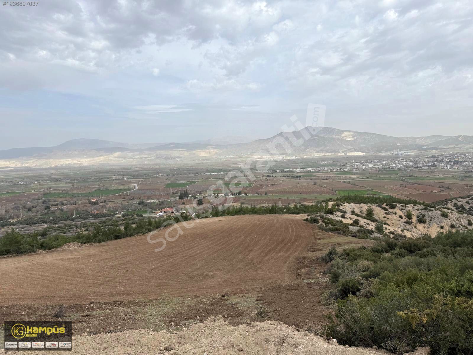 KAMPÜS GAYRİMENKUL'DEN HONAZ AŞAĞI DAĞDERE 8,882 M'2 TARLA ACİLL