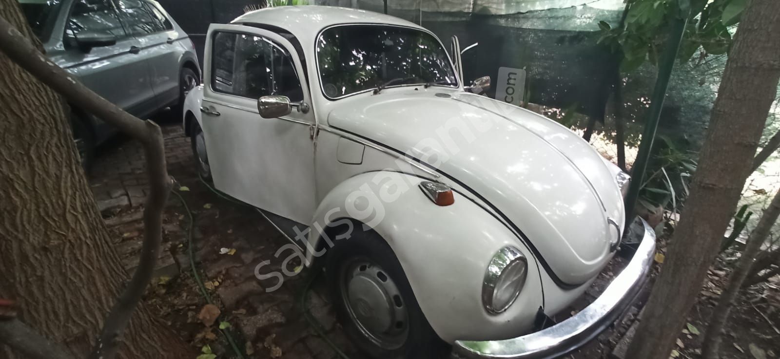 1971 model volkwagen marka otomobilimi merhaba satıyorum 