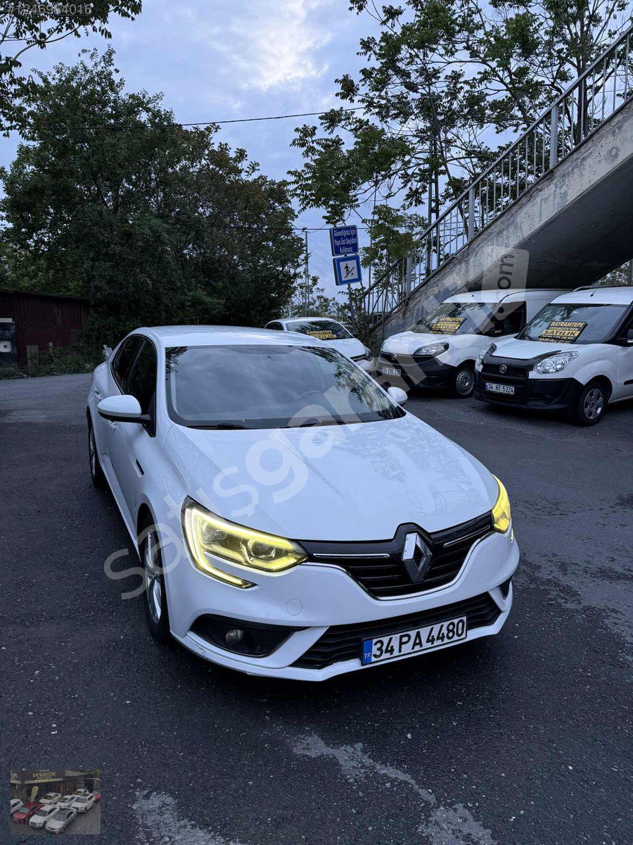 BAYRAMTEPE OTODAN 350 BİN PEŞİNAT İLE 2017 MEGAN 36 AY TAKSİTLİ