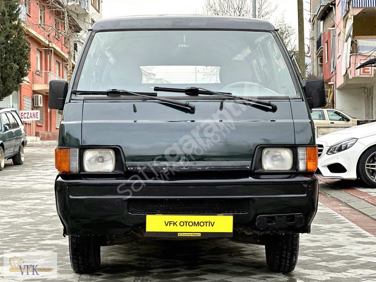 VFK ' DAN MITSUBISHI L300 5+1 KİŞİLİK 1997 MODEL KARTA 12 TAKSİT