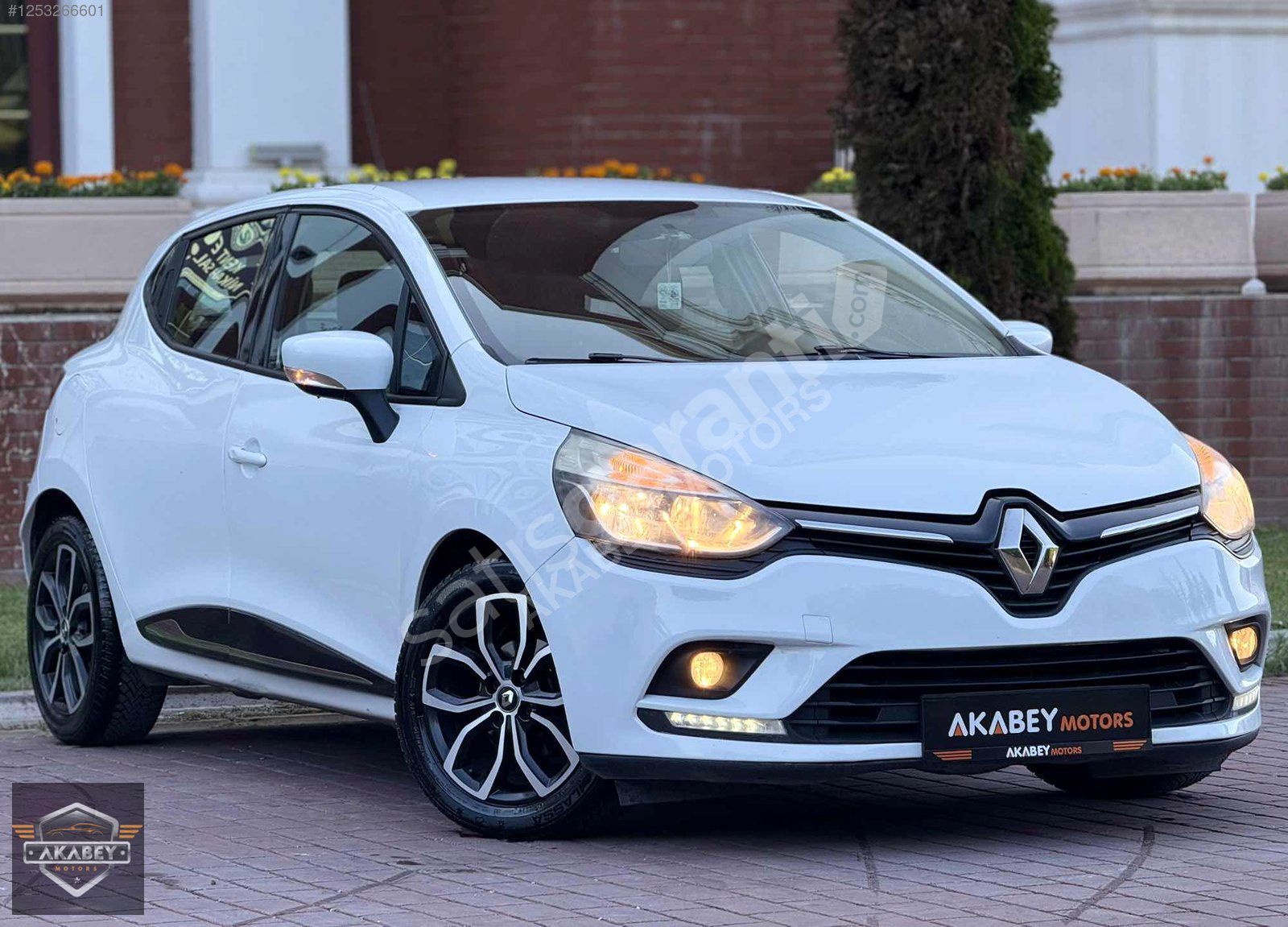 AKABEY MOTORS'DAN 1.5 DCİ RENAULT CLİO (DEĞŞENSİZ)