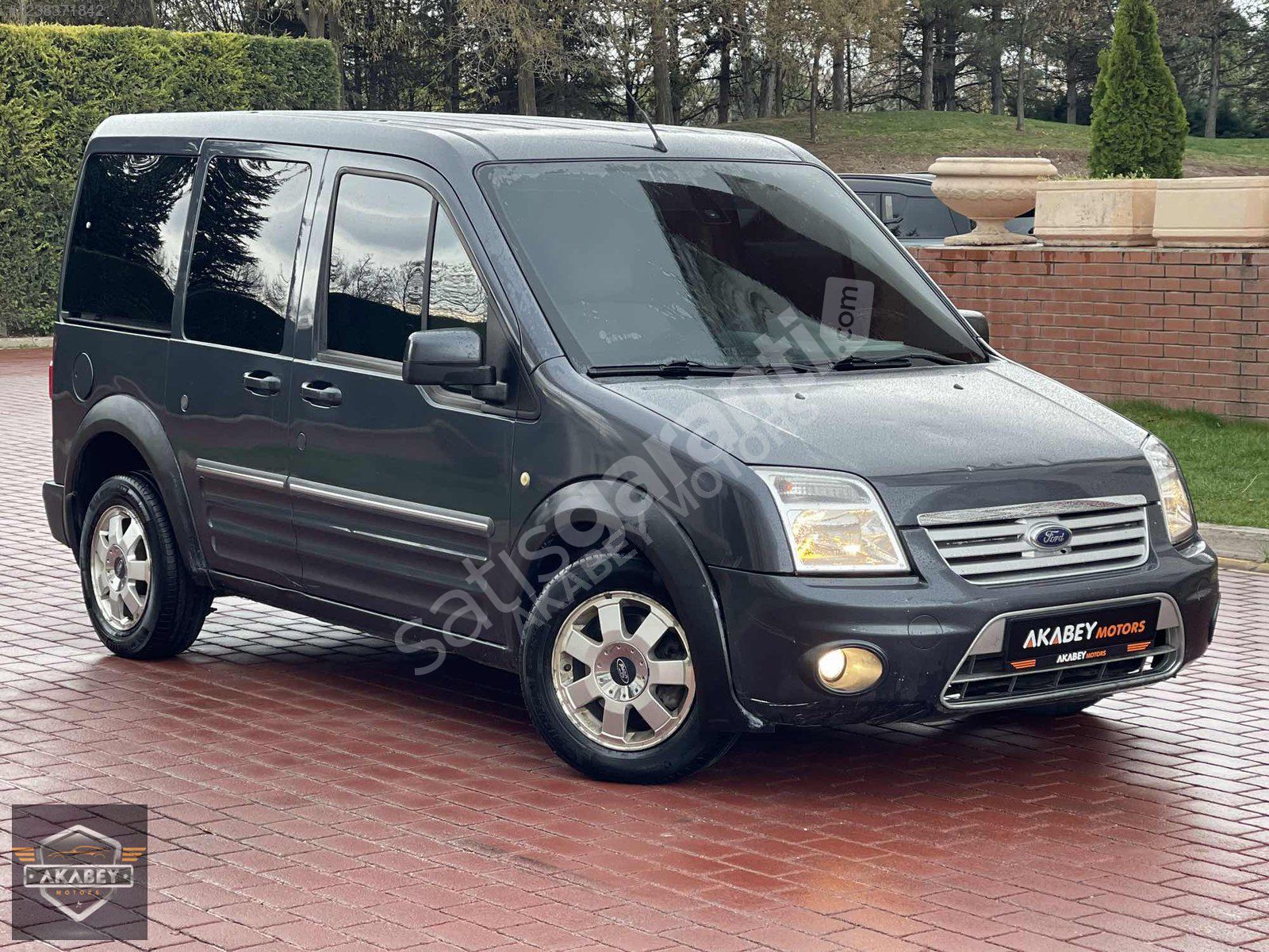 AKABEY MOTORS'DAN 1.8 TDCI GLX FORD TOURNEO CONNECT