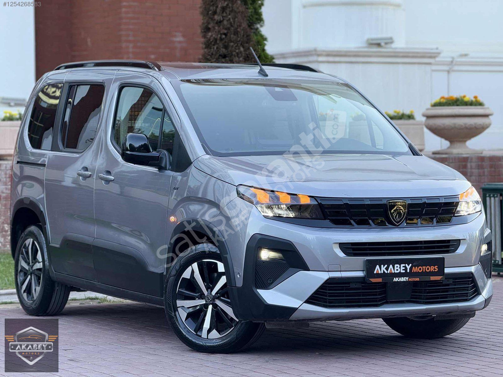 AKABEY MOTORS'DAN 1.5 BLUEHDI GT EAT8 PEUGEOT RİFTER