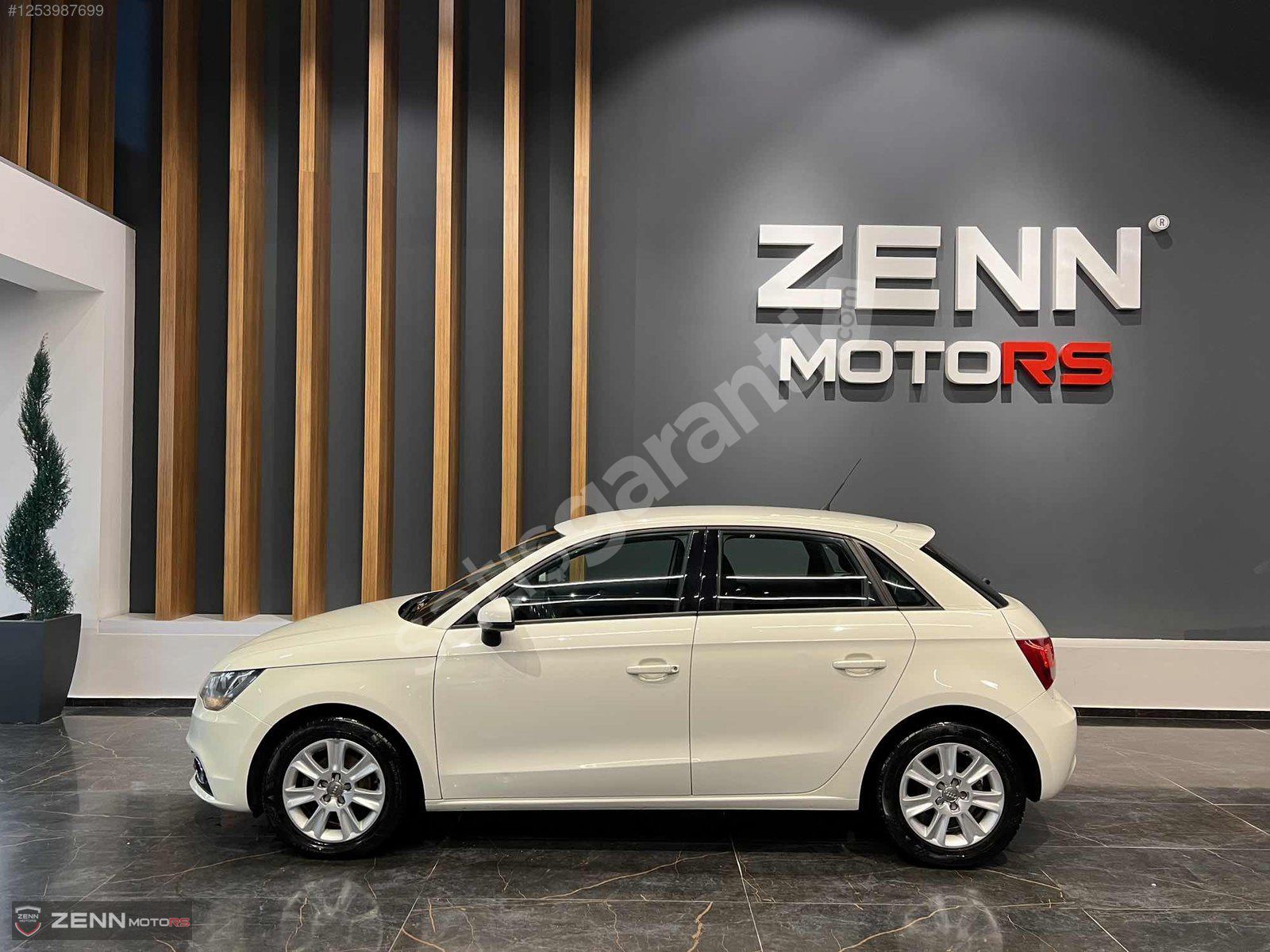 ZENN MOTORS'DAN 2013 AUDİ A1 1.6 TDİ ATTRACTİON S-TRONİC