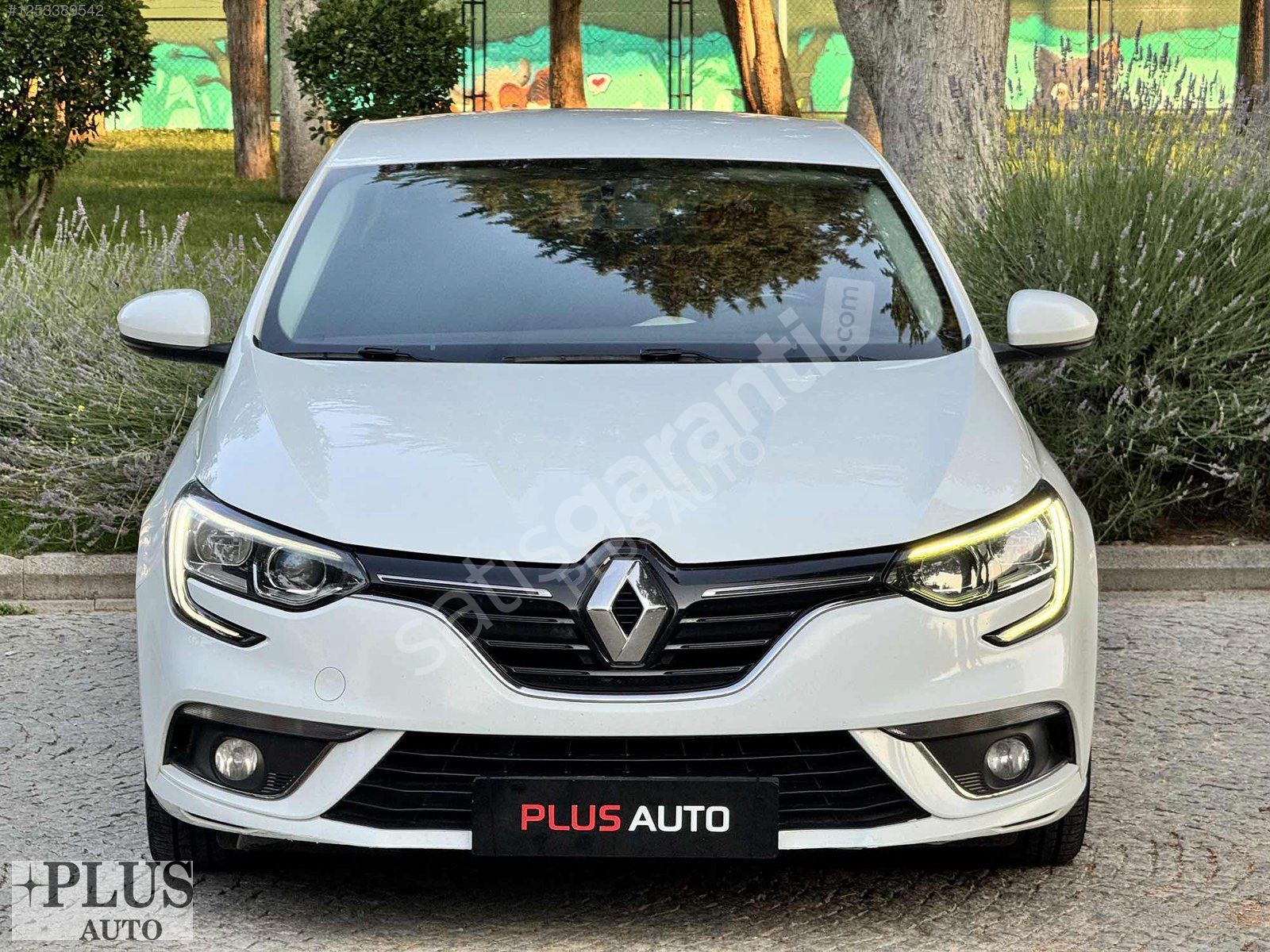 PLUS AUTO MEGANE 1.5 DCİ TOUCH TABLET EKRAN -GERİ GÖRÜŞ KAMERA