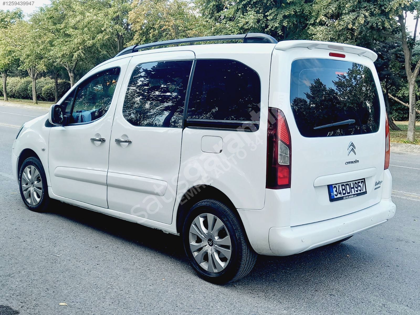 EMRE AUTO 34 2015 MODEL 1.6 DİZEL CİTROEN BERLİNGO